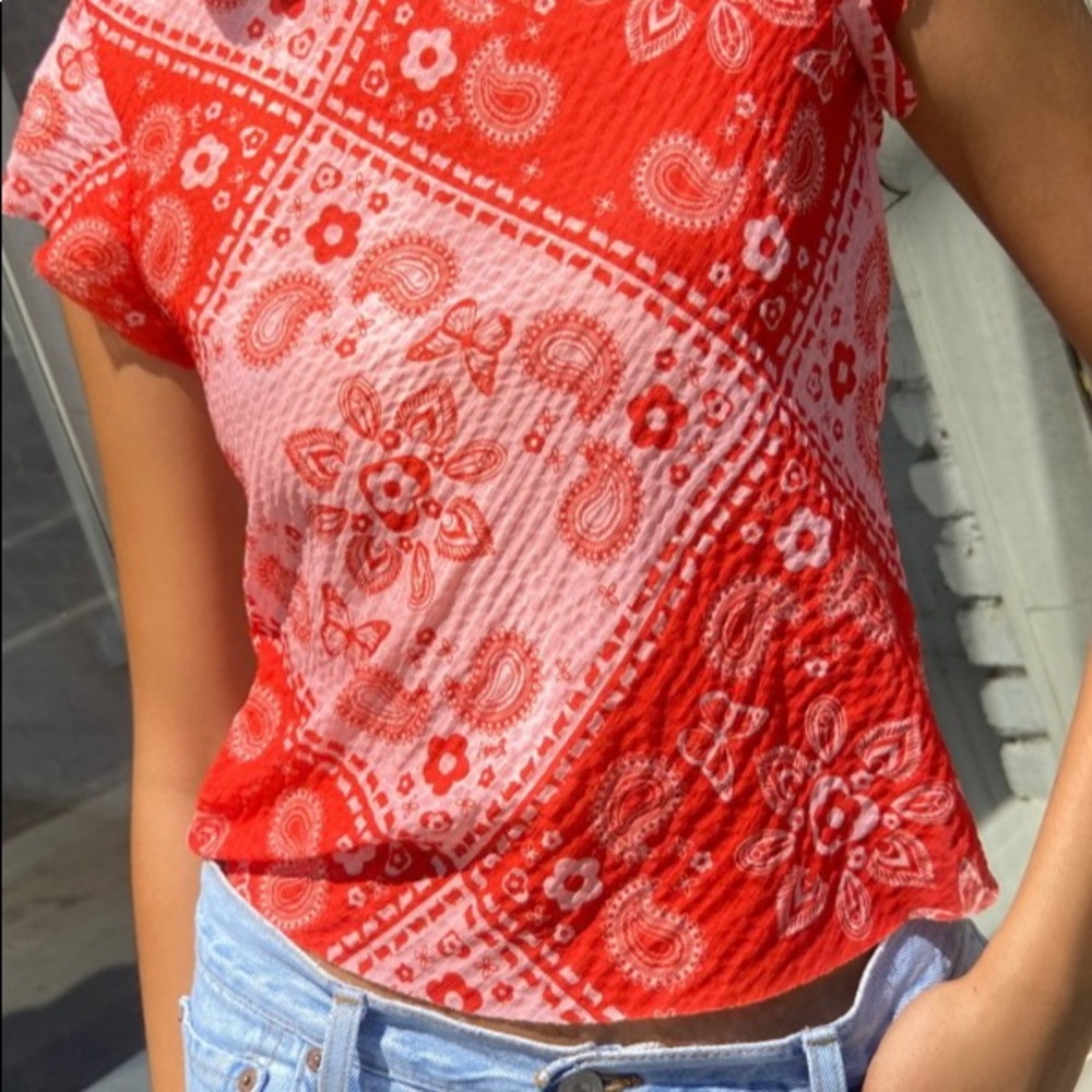 Lisa Says Gah Mika top. Used in excellent condition